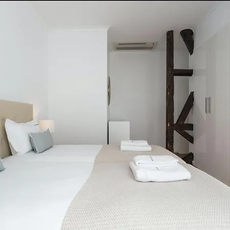 Pedrasnegras30 Lofts & アパート